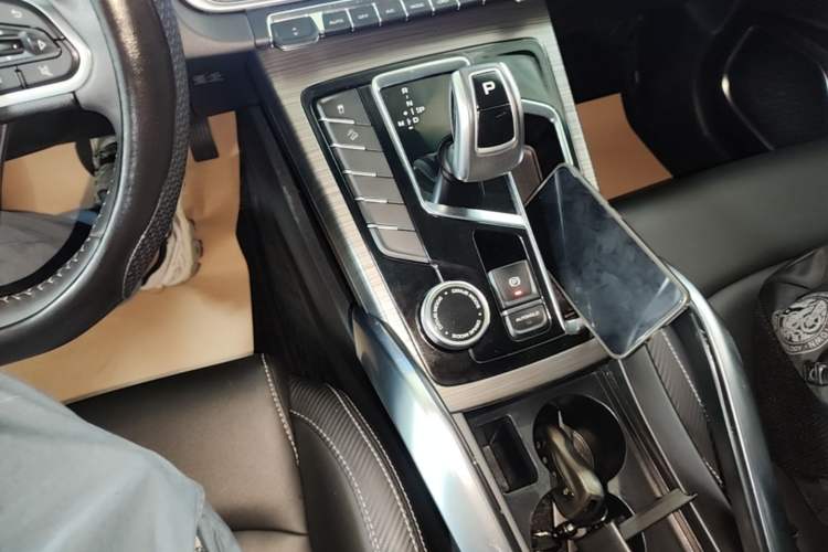 Used Geely Auto Emgrand X7 Sport 2020 1.8TD DCT Smart Connect PRO Gear Lever