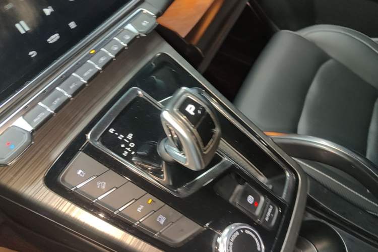 Used Geely Auto Emgrand X7 Sport 2020 1.8TD DCT Smart PRO Gear Lever