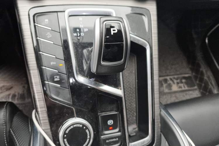 Used Geely Auto Emgrand X7 Sport 2020 1.8TD DCT Smart PRO Gear Lever