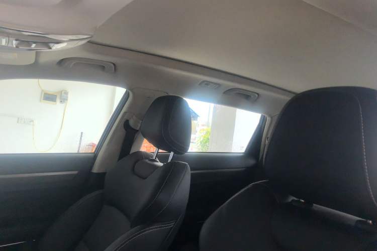Used Geely Auto Emgrand X7 Sport 2020 1.5TD Automatic Smart Connect PRO Headliner