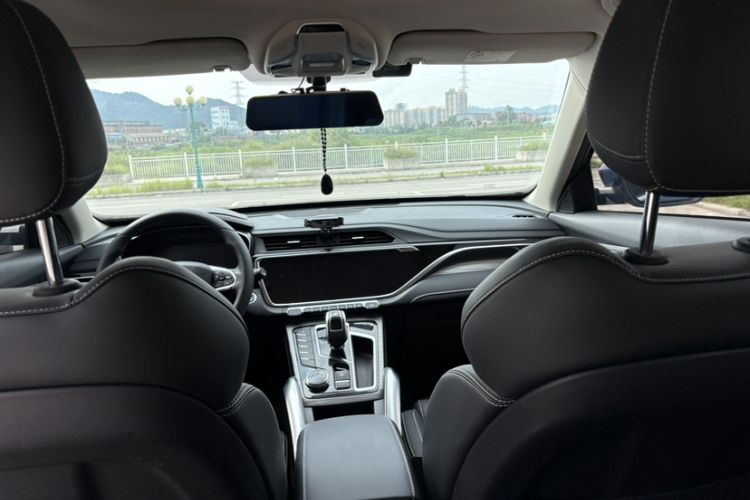 Used Geely Auto Emgrand X7 Sport 2020 1.5TD Automatic Smart Connect PRO Interior 14