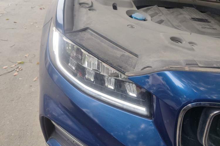 Used Geely Auto Emgrand X7 Sport 2020 1.5TD Automatic Smart Connect PRO Right Front Headlight