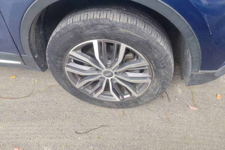 Used Geely Auto Emgrand X7 Sport 2020 1.5TD Automatic Smart Connect PRO Right Front Wheel Hub