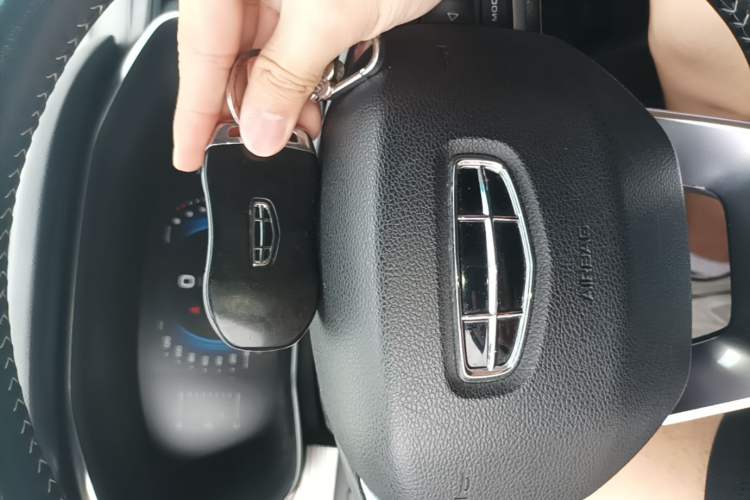 Used Geely Auto Emgrand X7 Sport 2020 1.5TD Automatic Smart Connect PRO Vehicle Key