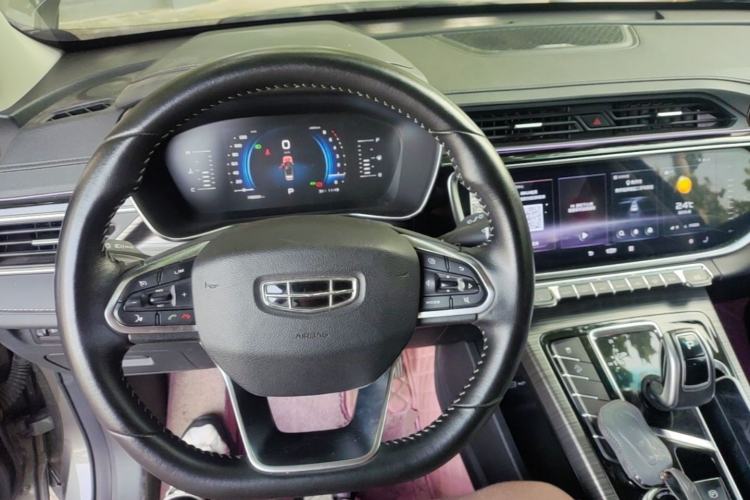 Used Geely Auto Emgrand X7 Sport 2020 1.5TD Automatic Smart Connect PRO Center Console