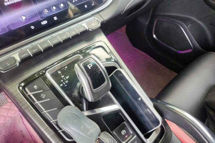 Used Geely Auto Emgrand X7 Sport 2020 1.5TD Automatic Smart Connect PRO Gear Lever