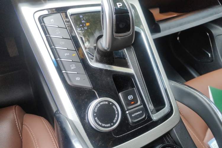 Used Geely Auto Emgrand X7 Sport 2020 1.5TD DCT Intelligent All-Wheel Drive PRO Version Gear Lever