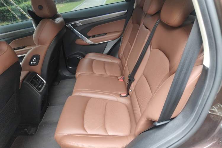 Used Geely Auto Emgrand X7 Sport 2020 1.5TD DCT Intelligent All-Wheel Drive PRO Version Left Rear Seat