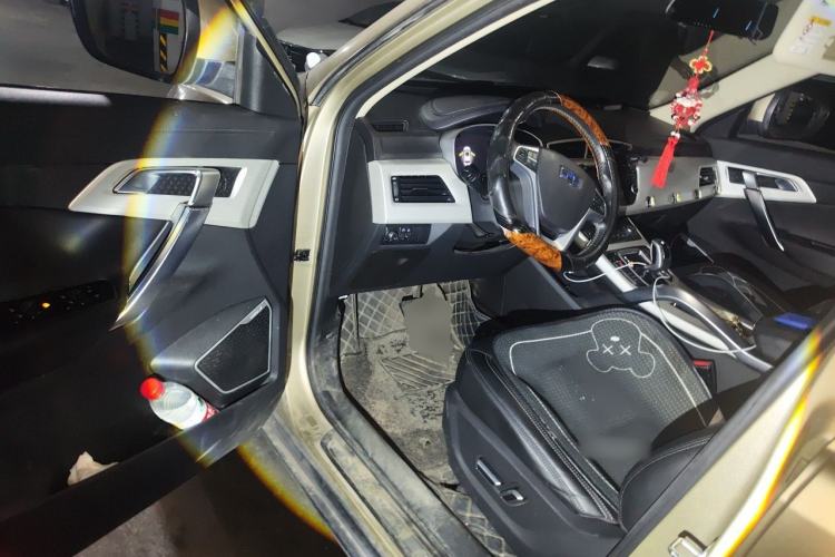 Used Geely Auto Emgrand X7 Sport 2020 1.8TD DCT Two-Wheel Drive Smart Connect 4G-Enabled Version Driver Seat
