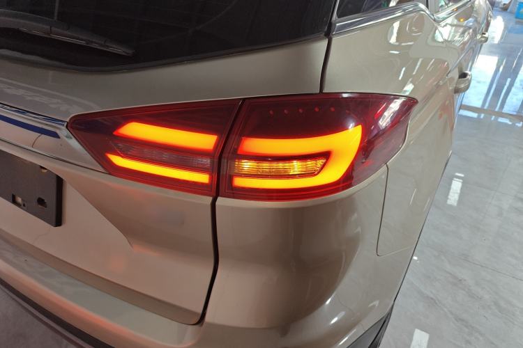 Used Geely Auto Emgrand X7 Sport 2020 1.8TD DCT Two-Wheel Drive Smart Connect 4G-Enabled Version Exterior 6