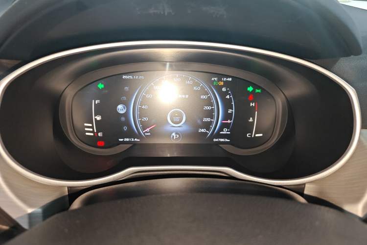 Used Geely Auto Emgrand X7 Sport 2020 1.8TD DCT Two-Wheel Drive Smart Connect 4G-Enabled Version Instrument Cluster