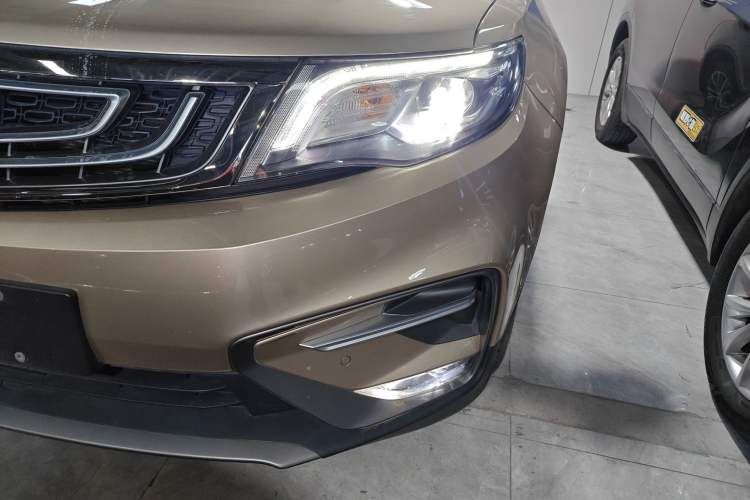 Used Geely Auto Emgrand X7 Sport 2020 1.8TD DCT Two-Wheel Drive Smart Connect 4G-Enabled Version Left Front Headlight