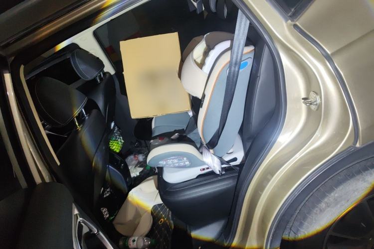 Used Geely Auto Emgrand X7 Sport 2020 1.8TD DCT Two-Wheel Drive Smart Connect 4G-Enabled Version Left Rear Seat