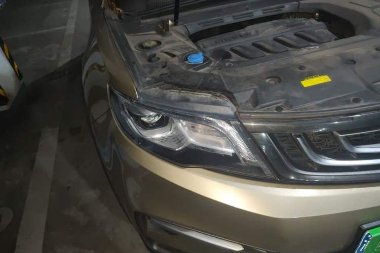 Used Geely Auto Emgrand X7 Sport 2020 1.8TD DCT Two-Wheel Drive Smart Connect 4G-Enabled Version Right Front Headlight