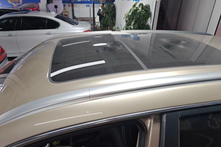 Used Geely Auto Emgrand X7 Sport 2020 1.8TD DCT Two-Wheel Drive Smart Connect 4G-Enabled Version Roof