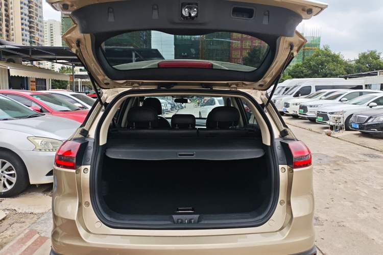 Used Geely Auto Emgrand X7 Sport 2020 1.8TD DCT Two-Wheel Drive Smart Connect 4G-Enabled Version Trunk