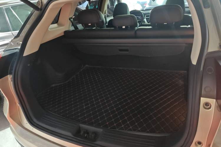 Used Geely Auto Emgrand X7 Sport 2020 1.8TD DCT Two-Wheel Drive Smart Connect 4G-Enabled Version Trunk