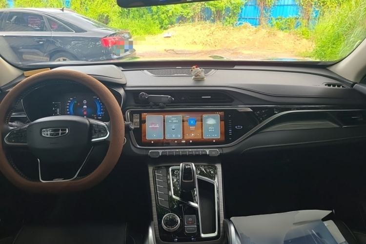 Used Geely Auto Emgrand X7 Sport 2020 1.8TD DCT Smart Connect PRO Center Console