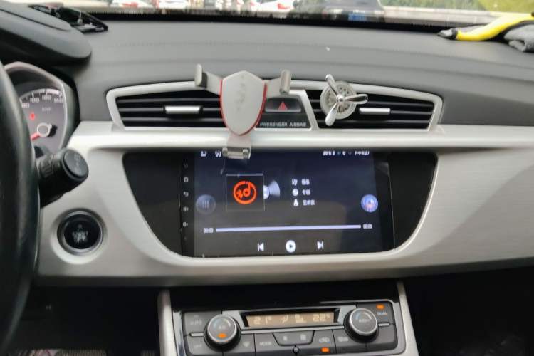 Used Geely Auto Emgrand X7 Sport 2020 1.8TD DCT Two-Wheel Drive Smart Connect 4G-Enabled Version Audio And AC Panel