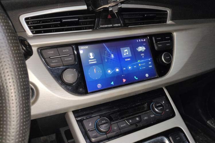 Used Geely Auto Emgrand X7 Sport 2020 1.8TD DCT Two-Wheel Drive Smart Connect 4G-Enabled Version Audio And AC Panel