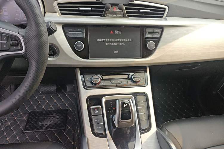 Used Geely Auto Emgrand X7 Sport 2020 1.8TD DCT Two-Wheel Drive Smart Connect 4G-Enabled Version Audio And AC Panel
