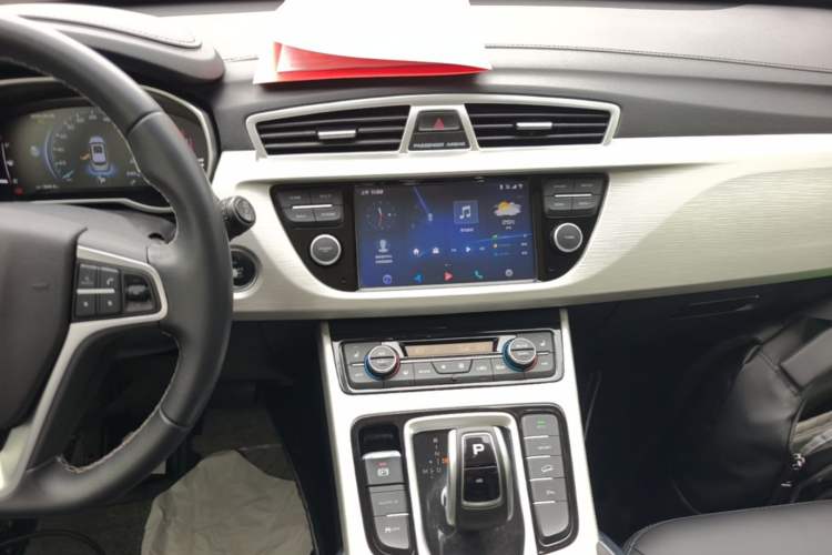 Used Geely Auto Emgrand X7 Sport 2020 1.8TD DCT Two-Wheel Drive Smart Connect 4G-Enabled Version Audio And AC Panel