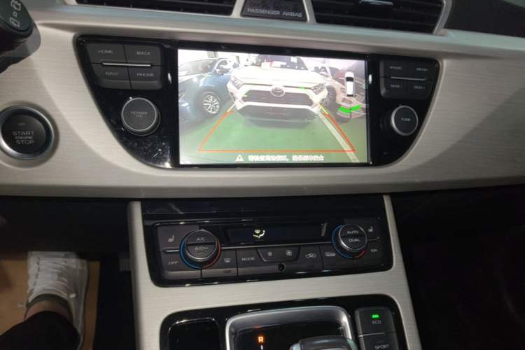 Used Geely Auto Emgrand X7 Sport 2020 1.8TD DCT Two-Wheel Drive Smart Connect 4G-Enabled Version Audio And AC Panel
