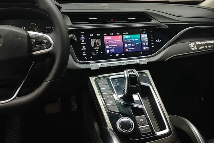 Used Geely Auto Emgrand X7 Sport 2020 1.8TD DCT Smart PRO Audio And AC Panel