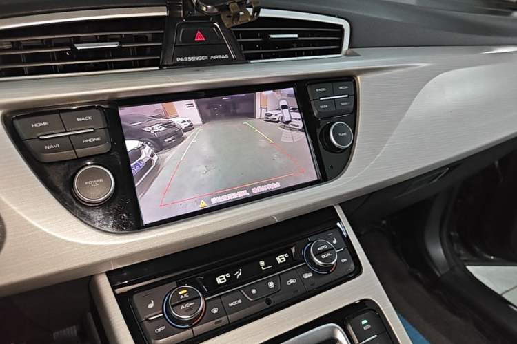 Used Geely Auto Emgrand X7 Sport 2020 1.8TD DCT Two-Wheel Drive Smart Connect 4G-Enabled Version Audio And AC Panel