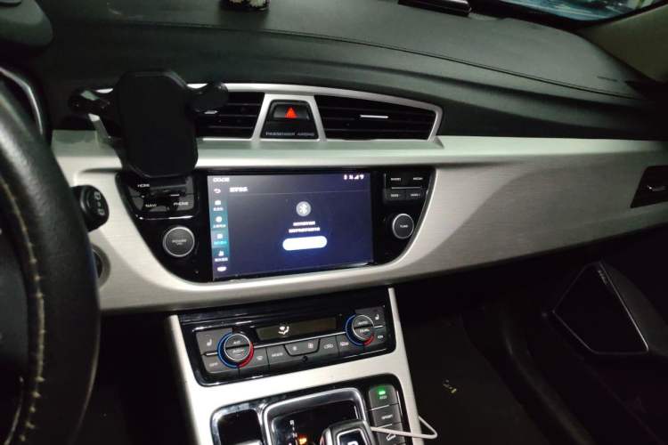 Used Geely Auto Emgrand X7 Sport 2020 1.8TD DCT Two-Wheel Drive Smart Connect 4G-Enabled Version Audio And AC Panel