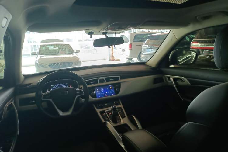 Used Geely Auto Emgrand X7 Sport 2020 1.8TD DCT Two-Wheel Drive Smart Connect 4G-Enabled Version Center Console