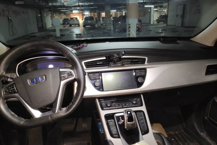 Used Geely Auto Emgrand X7 Sport 2020 1.8TD DCT Two-Wheel Drive Smart Connect 4G-Enabled Version Center Console