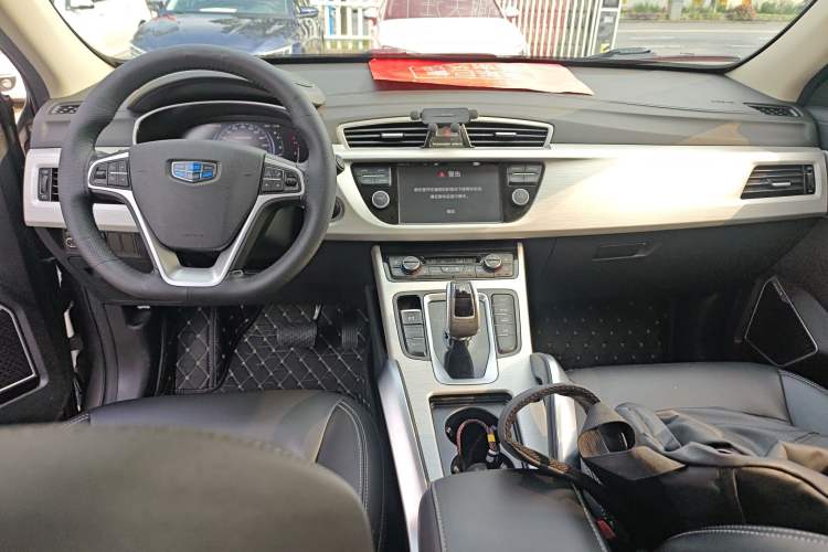 Used Geely Auto Emgrand X7 Sport 2020 1.8TD DCT Two-Wheel Drive Smart Connect 4G-Enabled Version Center Console