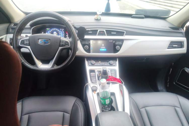 Used Geely Auto Emgrand X7 Sport 2020 1.8TD DCT Two-Wheel Drive Smart Connect 4G-Enabled Version Center Console
