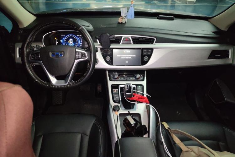 Used Geely Auto Emgrand X7 Sport 2020 1.8TD DCT Two-Wheel Drive Smart Connect 4G-Enabled Version Center Console