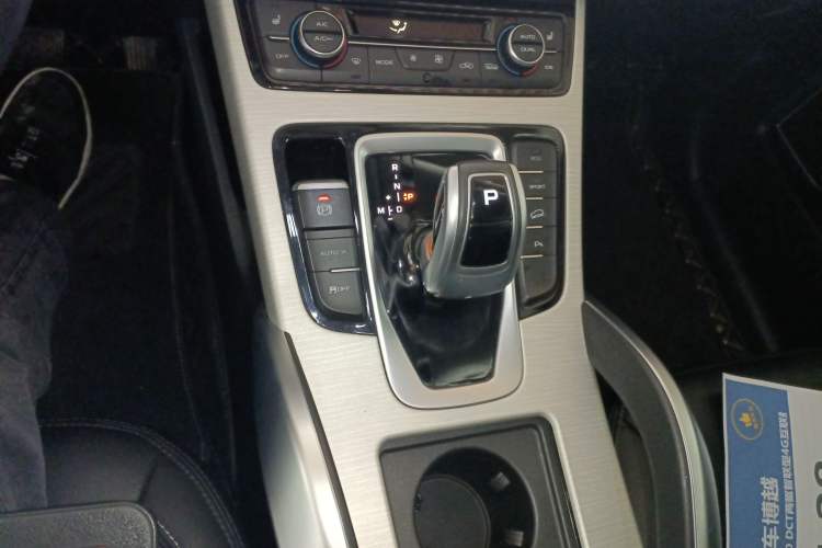 Used Geely Auto Emgrand X7 Sport 2020 1.8TD DCT Two-Wheel Drive Smart Connect 4G-Enabled Version Gear Lever