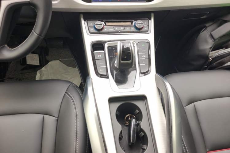 Used Geely Auto Emgrand X7 Sport 2020 1.8TD DCT Two-Wheel Drive Smart Connect 4G-Enabled Version Gear Lever
