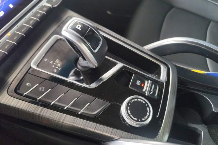 Used Geely Auto Emgrand X7 Sport 2020 1.8TD DCT Smart Connect PRO Gear Lever