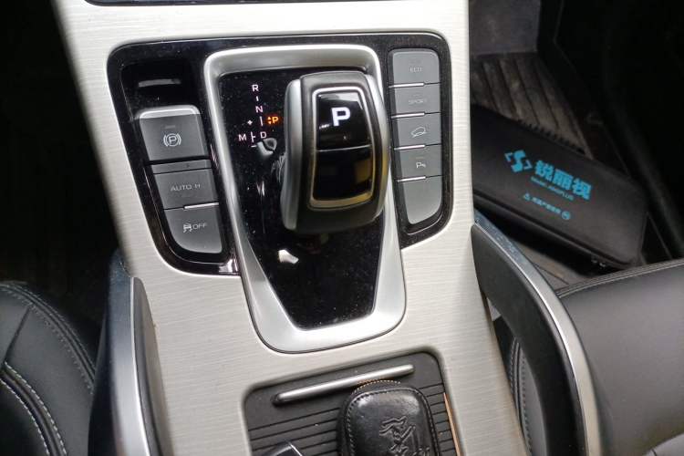 Used Geely Auto Emgrand X7 Sport 2020 1.8TD DCT Two-Wheel Drive Smart Connect 4G-Enabled Version Gear Lever