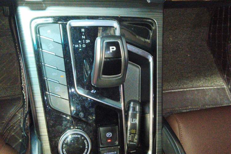 Used Geely Auto Emgrand X7 Sport 2020 1.8TD DCT Zhi Ling PRO Gear Lever