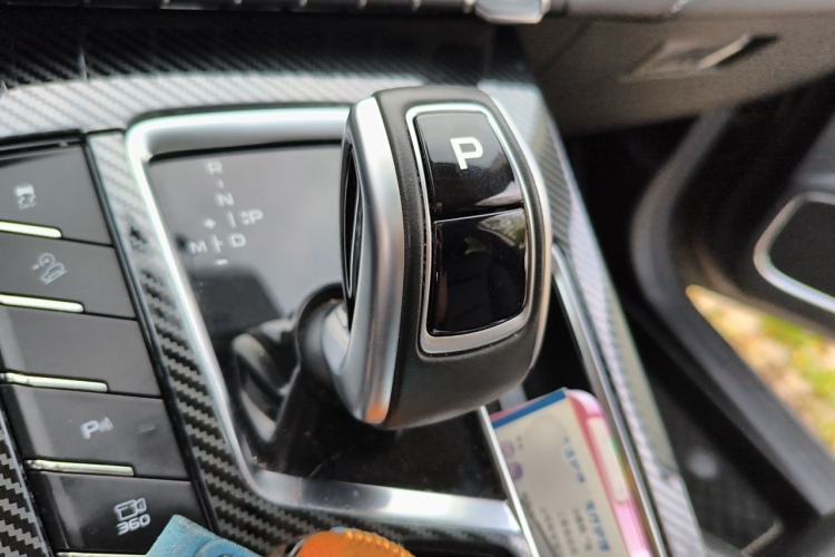 Used Geely Auto Emgrand X7 Sport 2020 1.8TD DCT Smart PRO Gear Lever