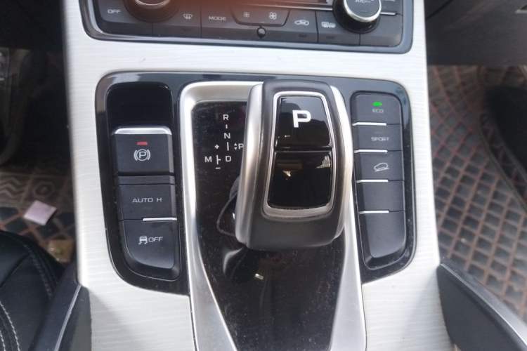 Used Geely Auto Emgrand X7 Sport 2020 1.8TD DCT Two-Wheel Drive Zhiya Model Gear Lever