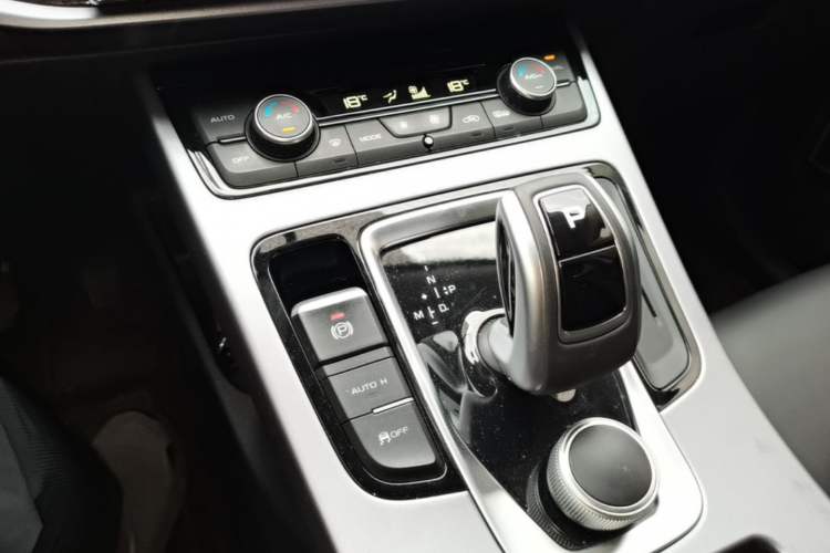 Used Geely Auto Emgrand X7 Sport 2020 1.8TD DCT Two-Wheel Drive Zhiya Model Gear Lever