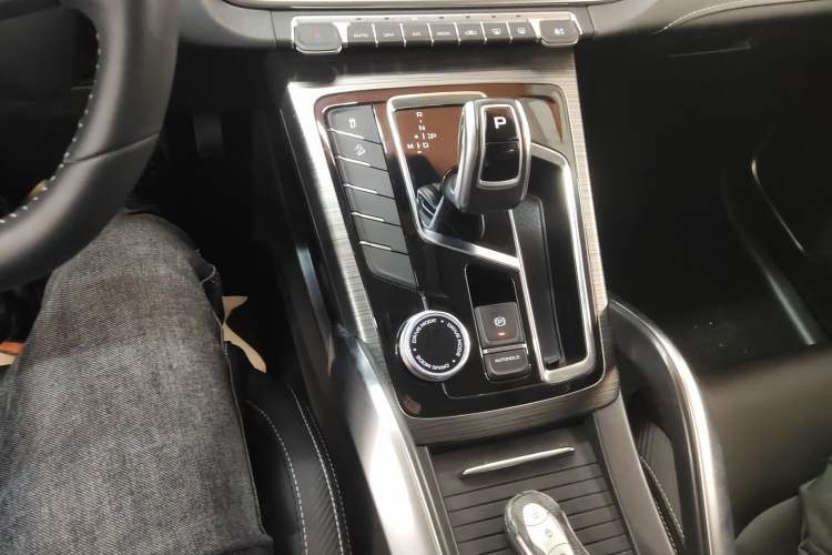 Used Geely Auto Emgrand X7 Sport 2020 1.8TD DCT Smart Connect PRO Gear Lever