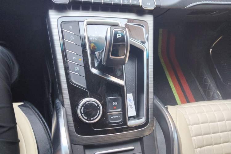 Used Geely Auto Emgrand X7 Sport 2020 1.8TD DCT Smart PRO Gear Lever