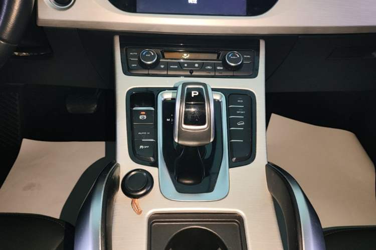 Used Geely Auto Emgrand X7 Sport 2020 1.8TD DCT Two-Wheel Drive Zhiya Model Gear Lever
