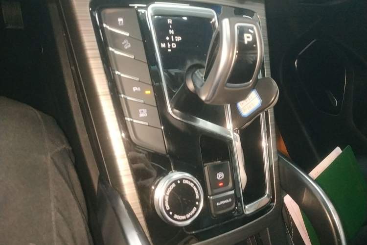 Used Geely Auto Emgrand X7 Sport 2020 1.8TD DCT ZhiZun PRO Gear Lever