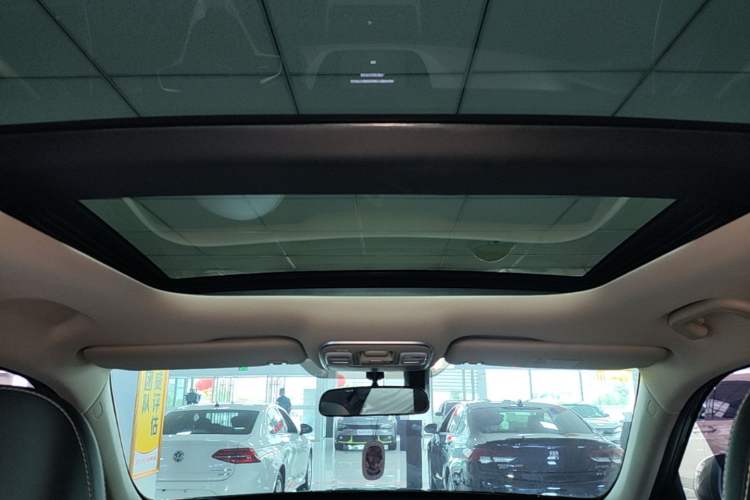 Used Geely Auto Emgrand X7 Sport 2020 1.8TD DCT Two-Wheel Drive Zhiya Model Headliner