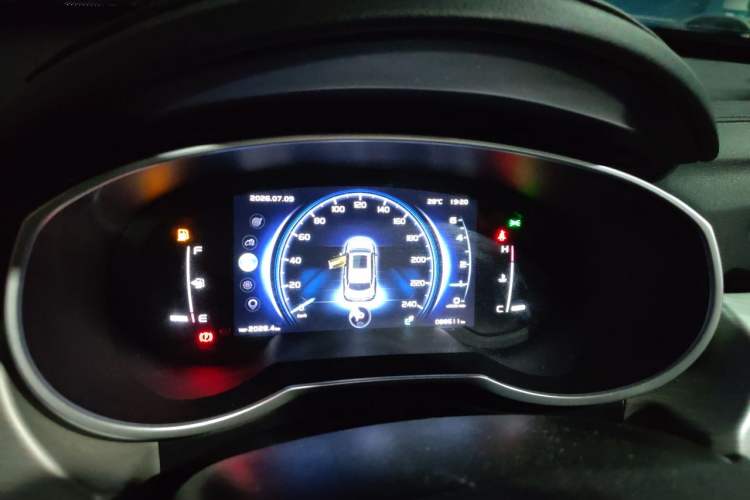 Used Geely Auto Emgrand X7 Sport 2020 1.8TD DCT Two-Wheel Drive Smart Connect 4G-Enabled Version Instrument Cluster