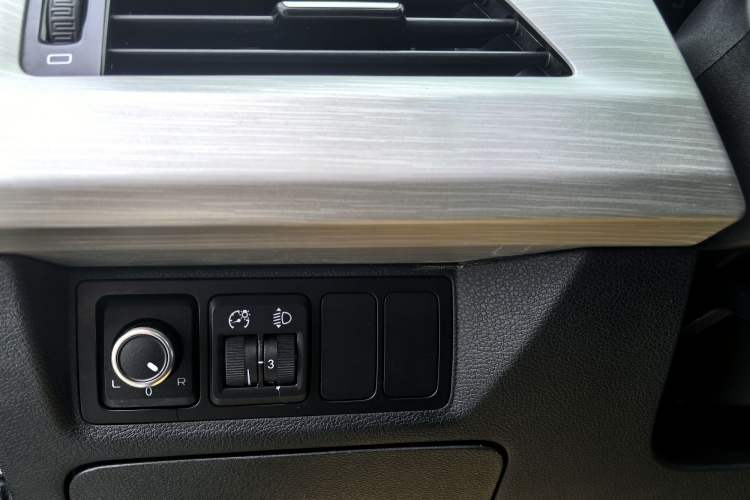 Used Geely Auto Emgrand X7 Sport 2020 1.8TD DCT Two-Wheel Drive Smart Connect 4G-Enabled Version Interior 3